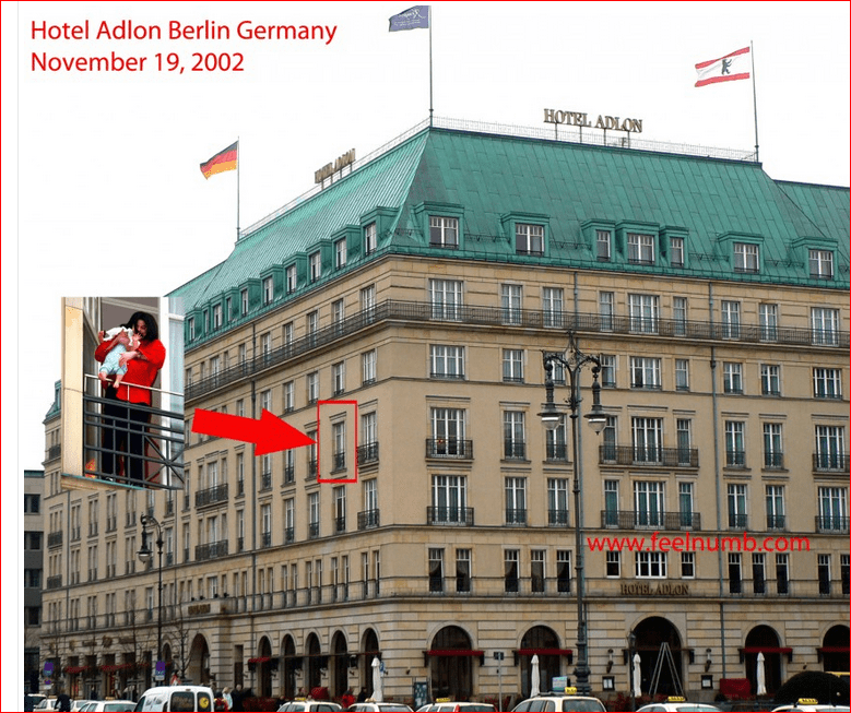 Hotel Adlon in the background